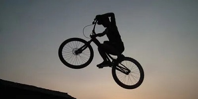 特技自行车游戏