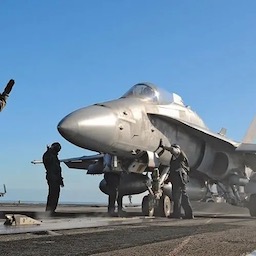 模拟飞机翱翔模拟器